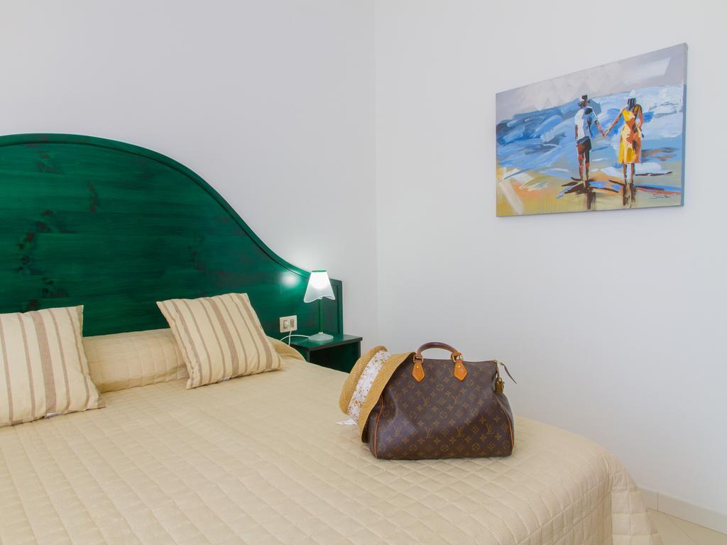 Gelso Bianco Apartments Campofelice Di Roccella Dış mekan fotoğraf
